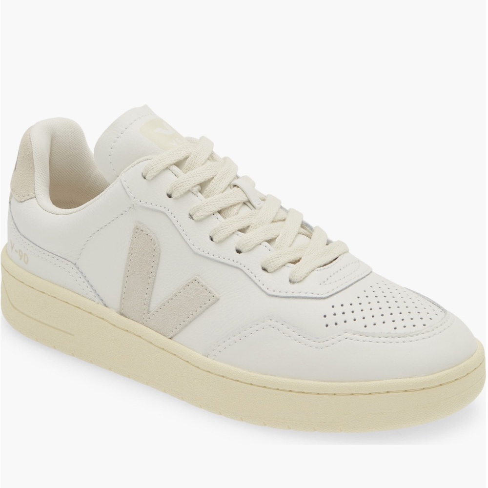 Veja V90 Leather Sneaker Size 39 Extra White/Natural